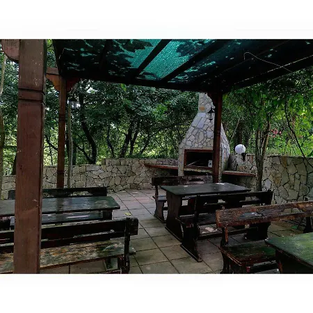 Туристически Комплекс Божура Hotel Sredets
