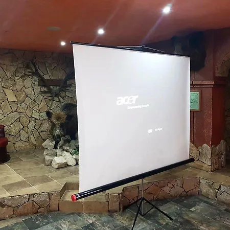 Hotel Туристически Комплекс Божура 2*